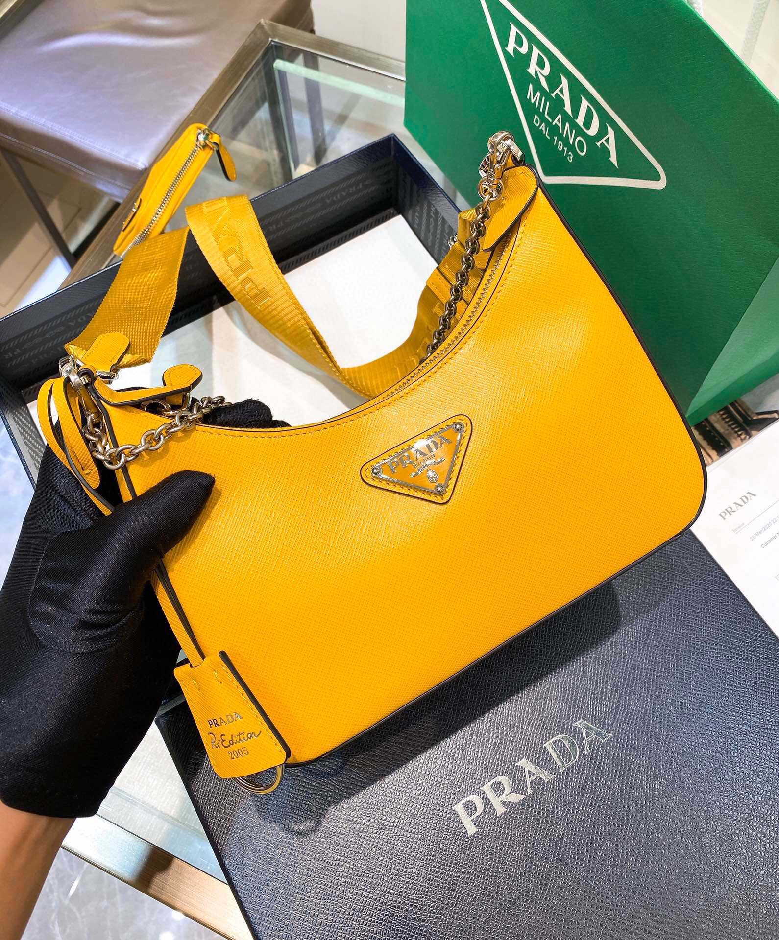 프라다 Prada  크로스 백 22CM