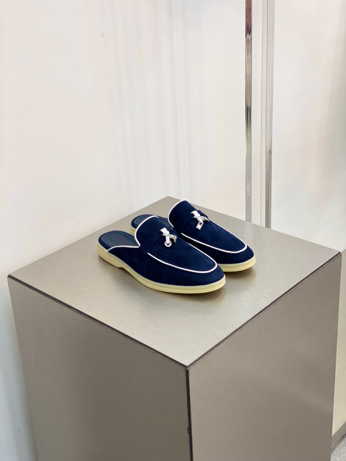 로로피아나 Loro Piana Babouche Charms Walk 모카신