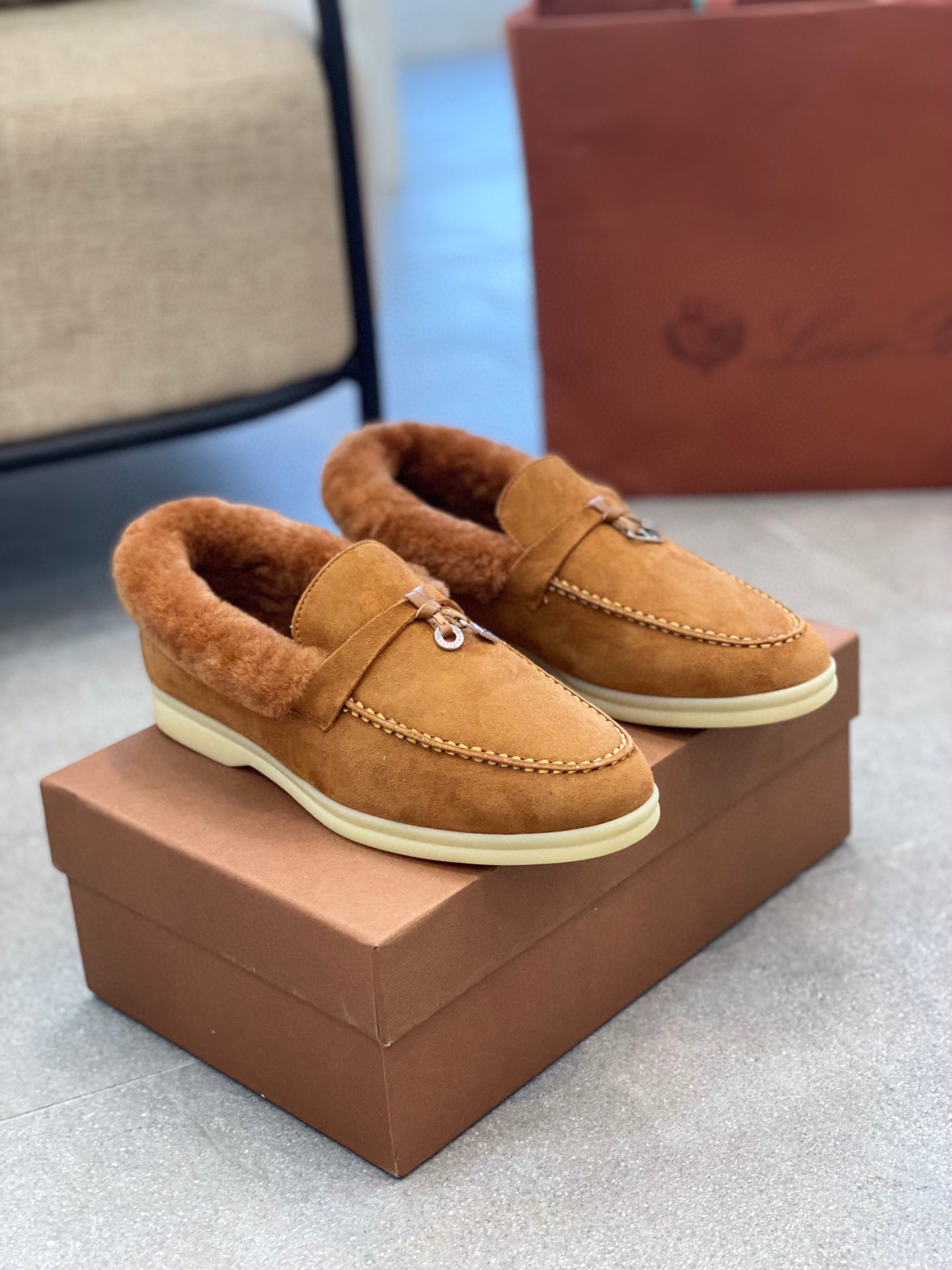 로로피아나 Loro Piana 모카신 스웨이드 소재