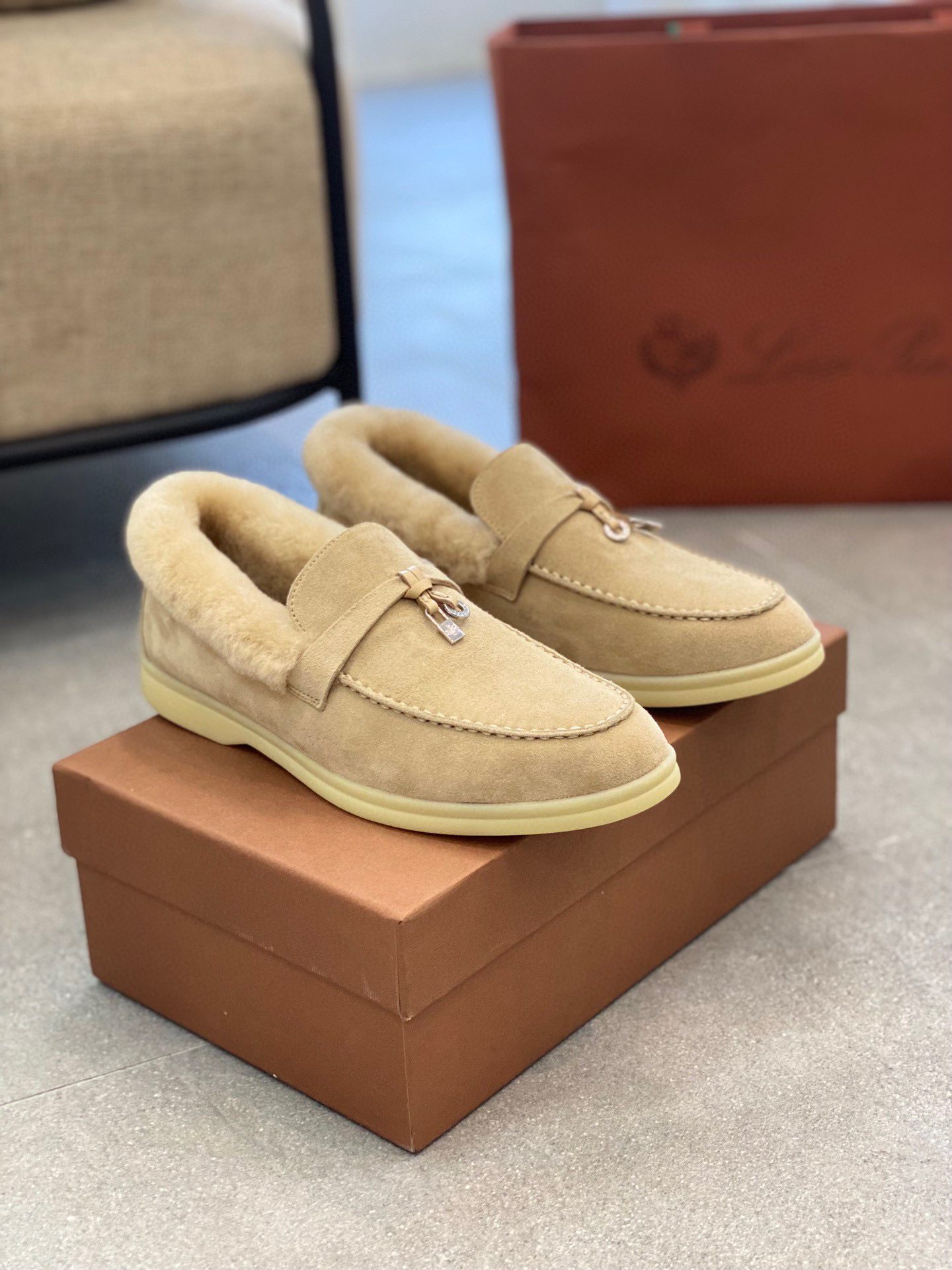 로로피아나 Loro Piana 모카신 스웨이드 소재