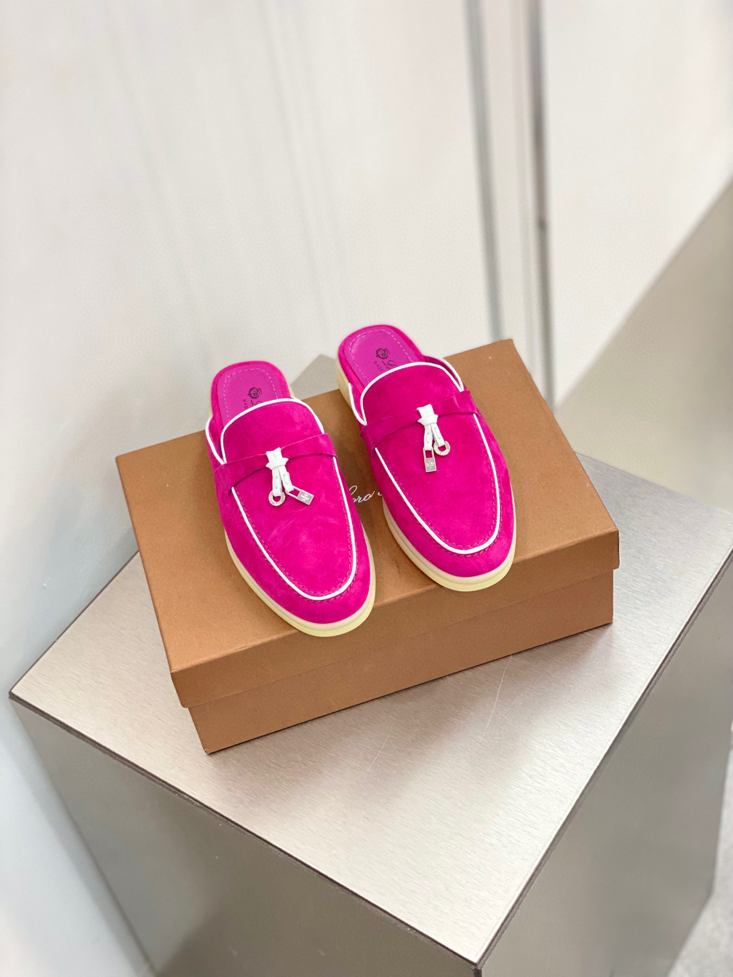 로로피아나 Loro Piana Babouche Charms Walk 모카신