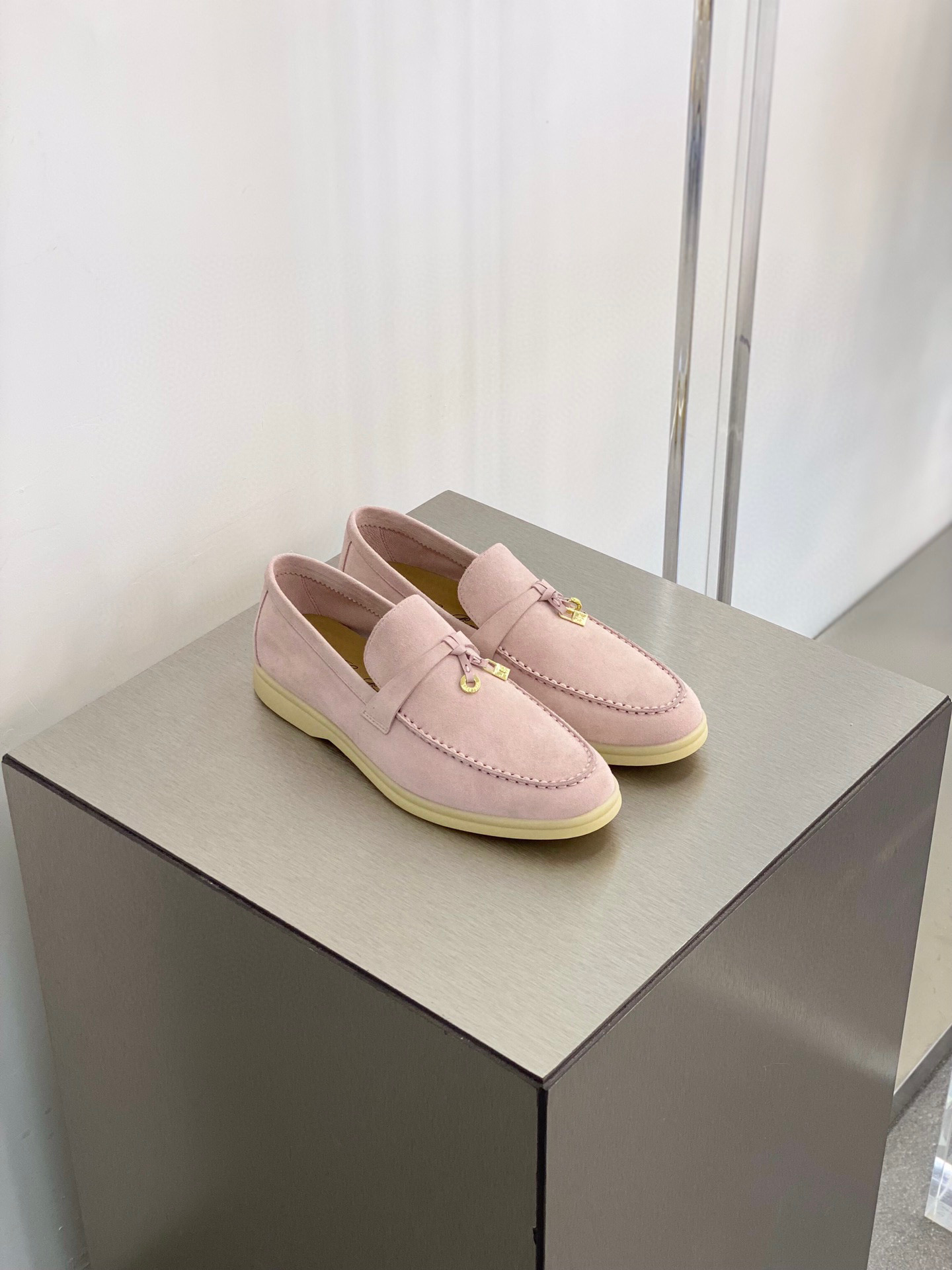 로로피아나 Loro Piana Summer Charms Walk 모카신