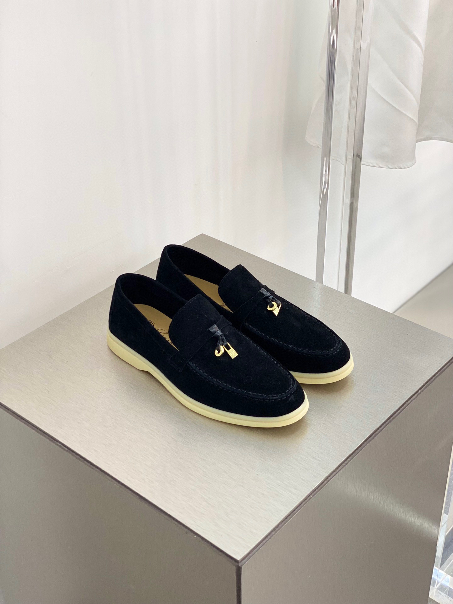 로로피아나 Loro Piana Summer Charms Walk 모카신