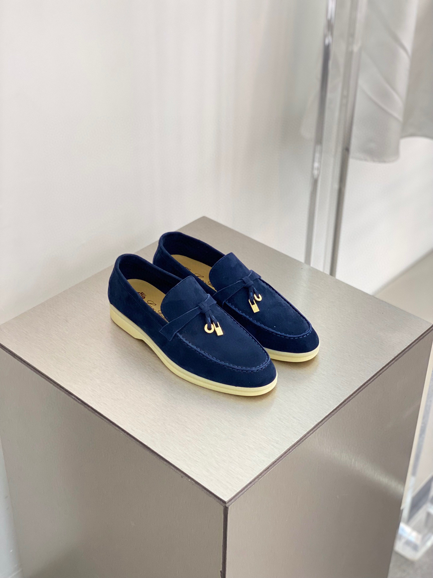 로로피아나 Loro Piana Summer Charms Walk 모카신