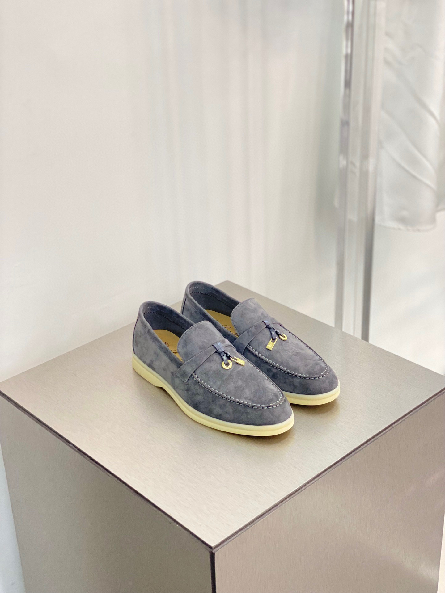 로로피아나 Loro Piana Summer Charms Walk 모카신