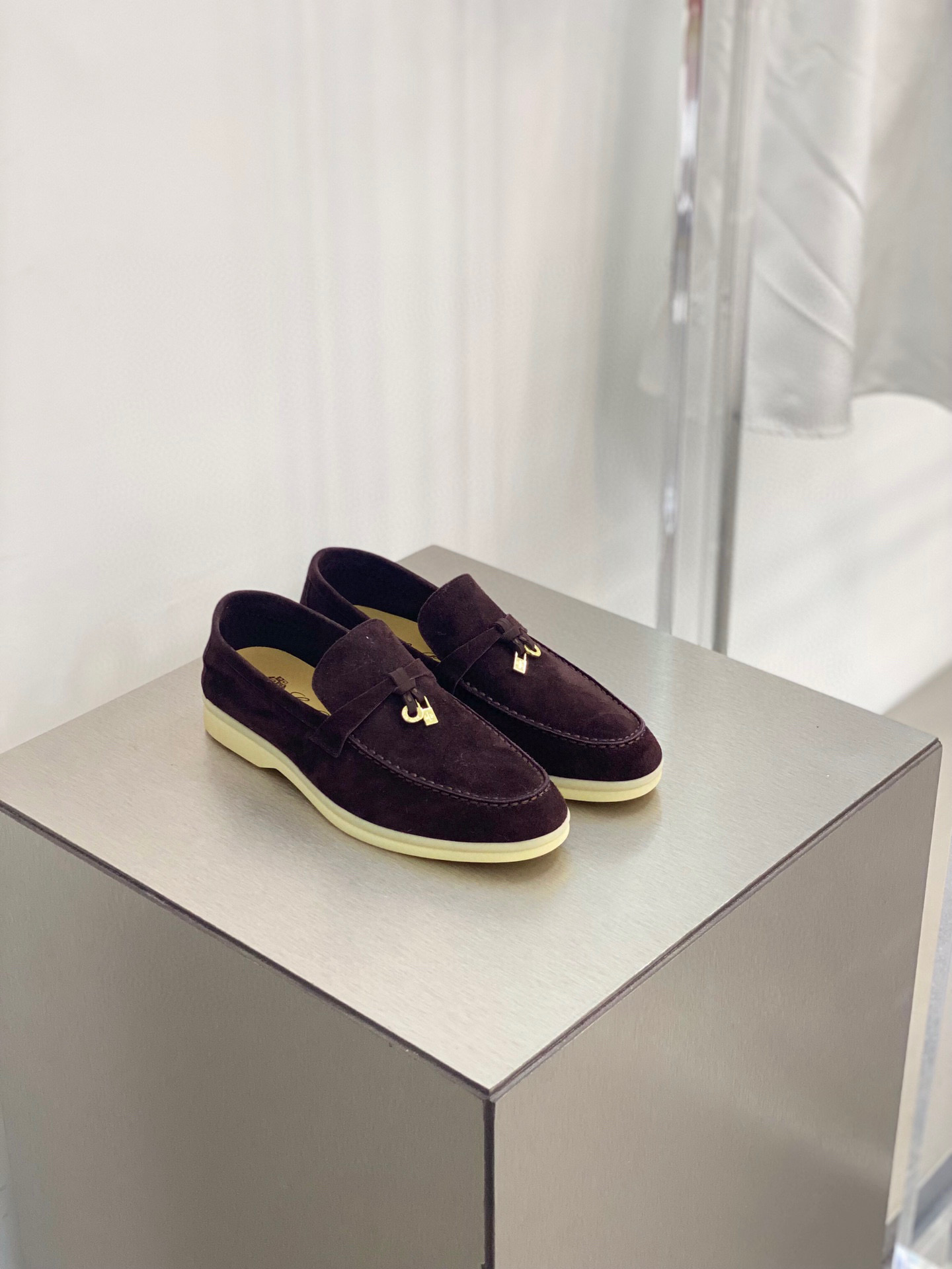 로로피아나 Loro Piana Summer Charms Walk 모카신