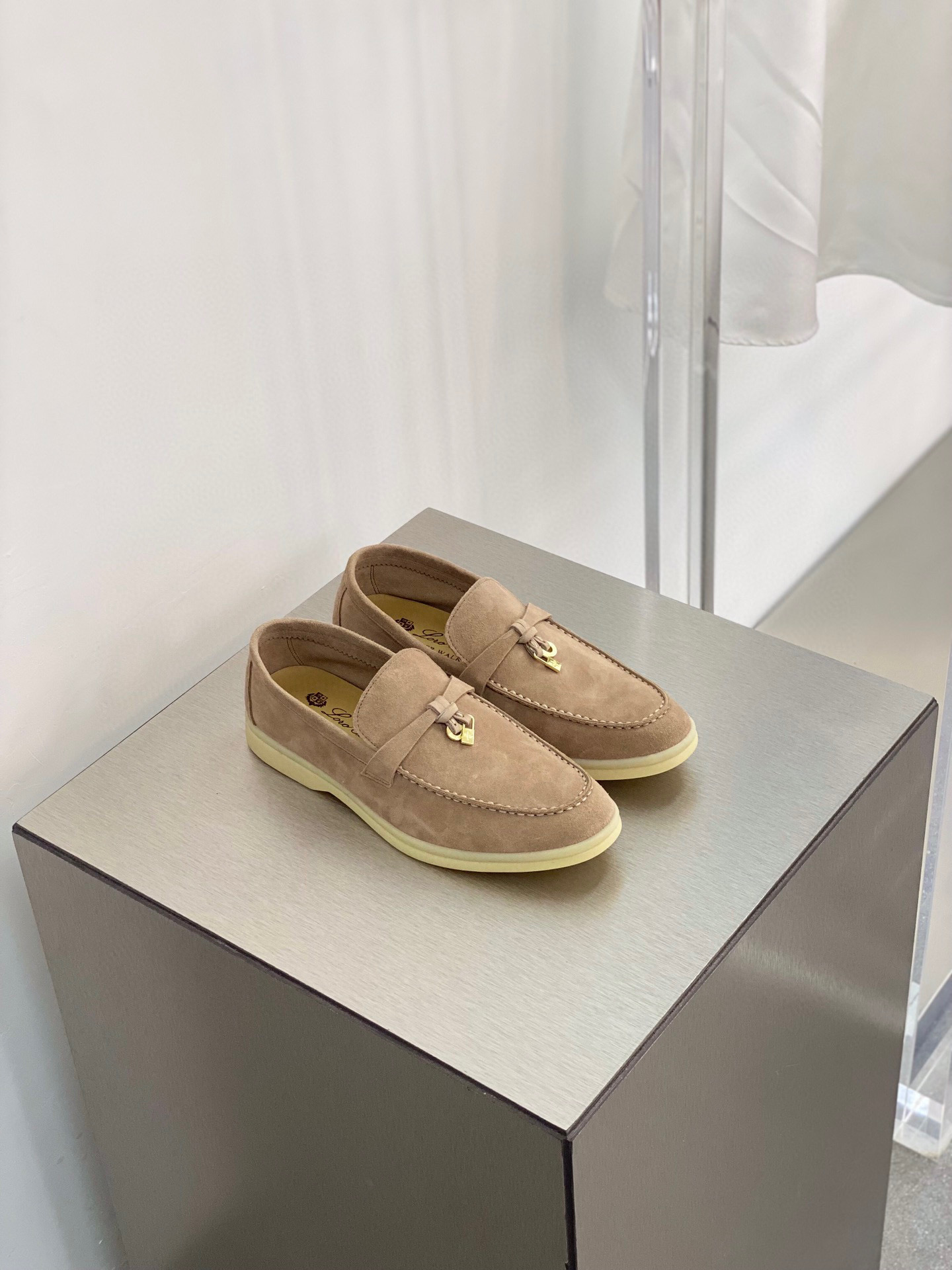 로로피아나 Loro Piana Summer Charms Walk 썸머 참스 워크 로퍼