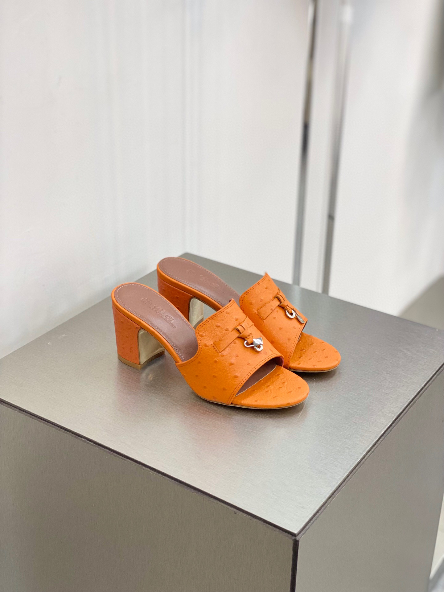 로로피아나 Loro Piana Summer Charms Slipper 샌들