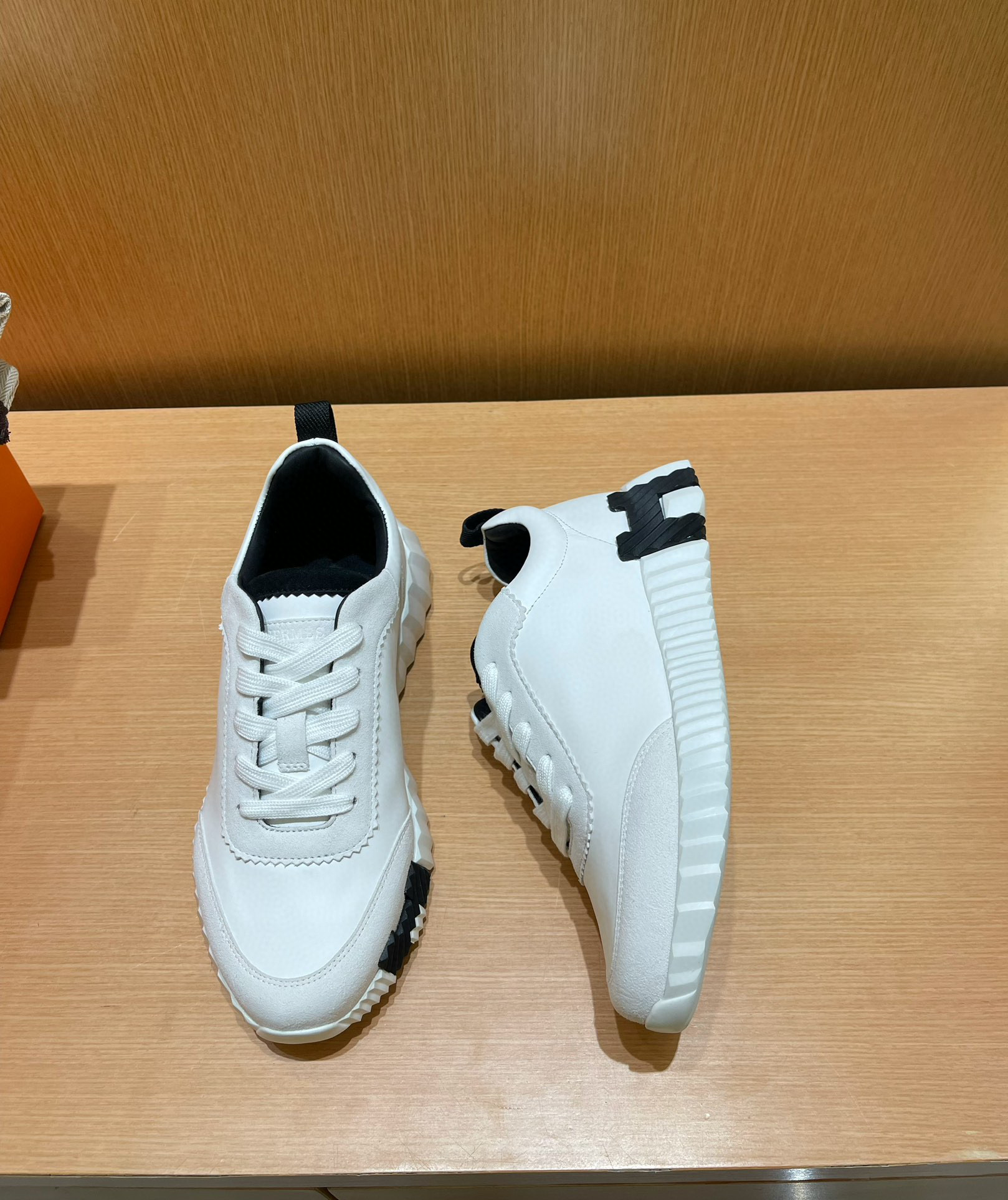 에르메스 Hermes Bouncing 바운싱 스니커즈