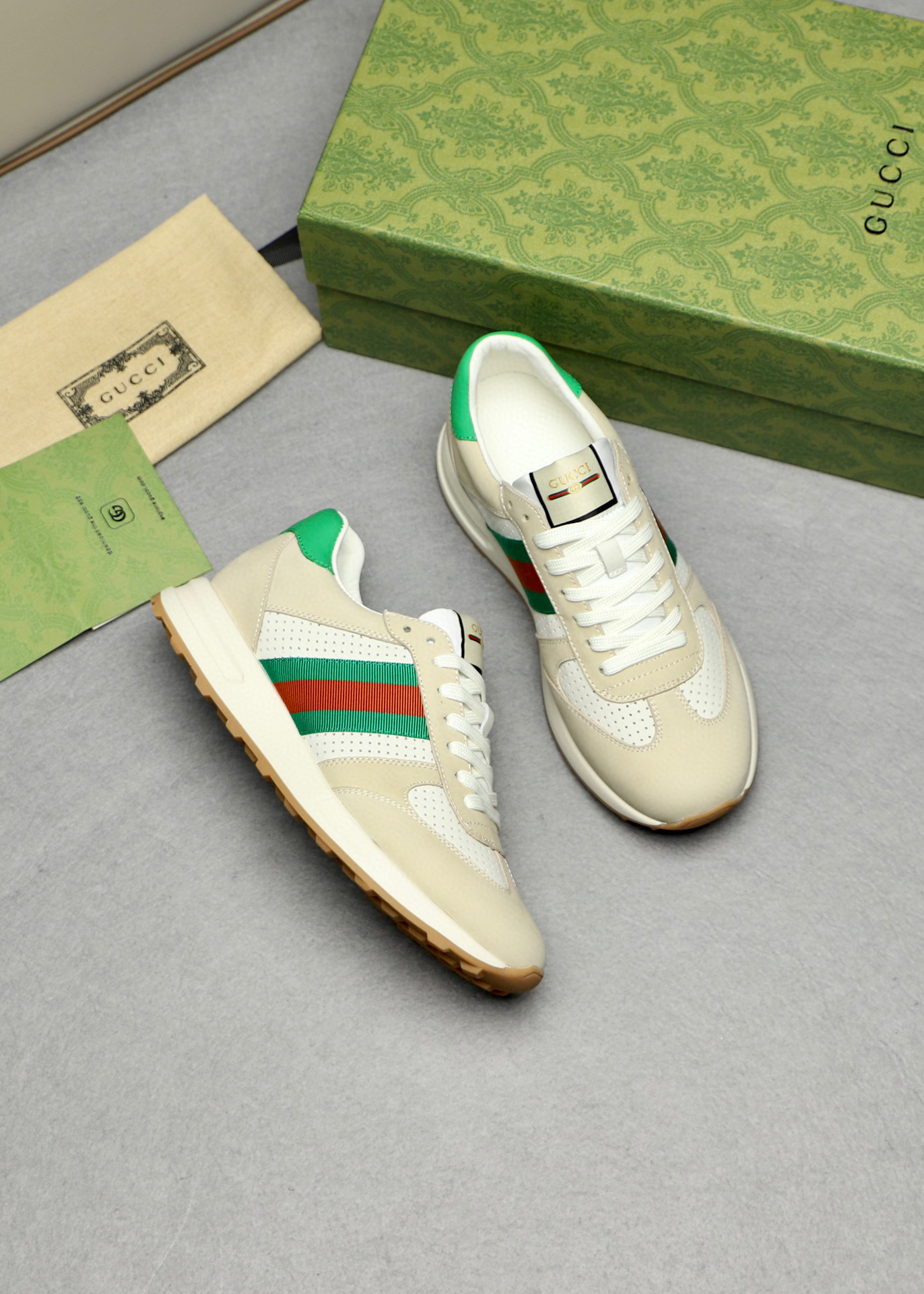 구찌 Gucci 스니커즈