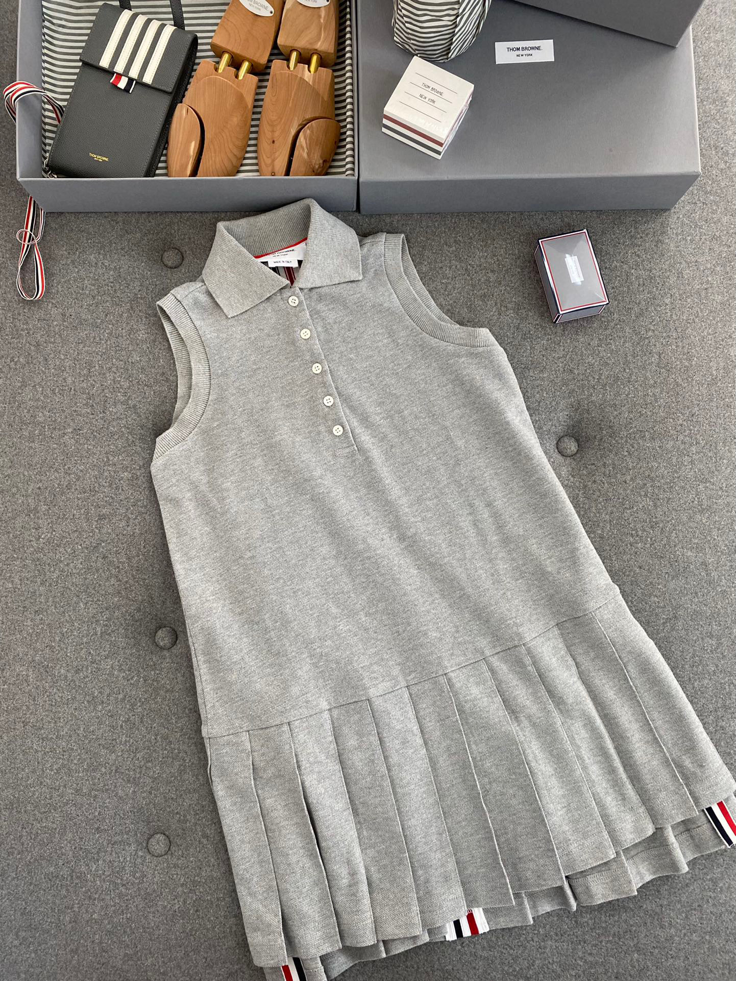 톰브라운 Thom Browne 치마