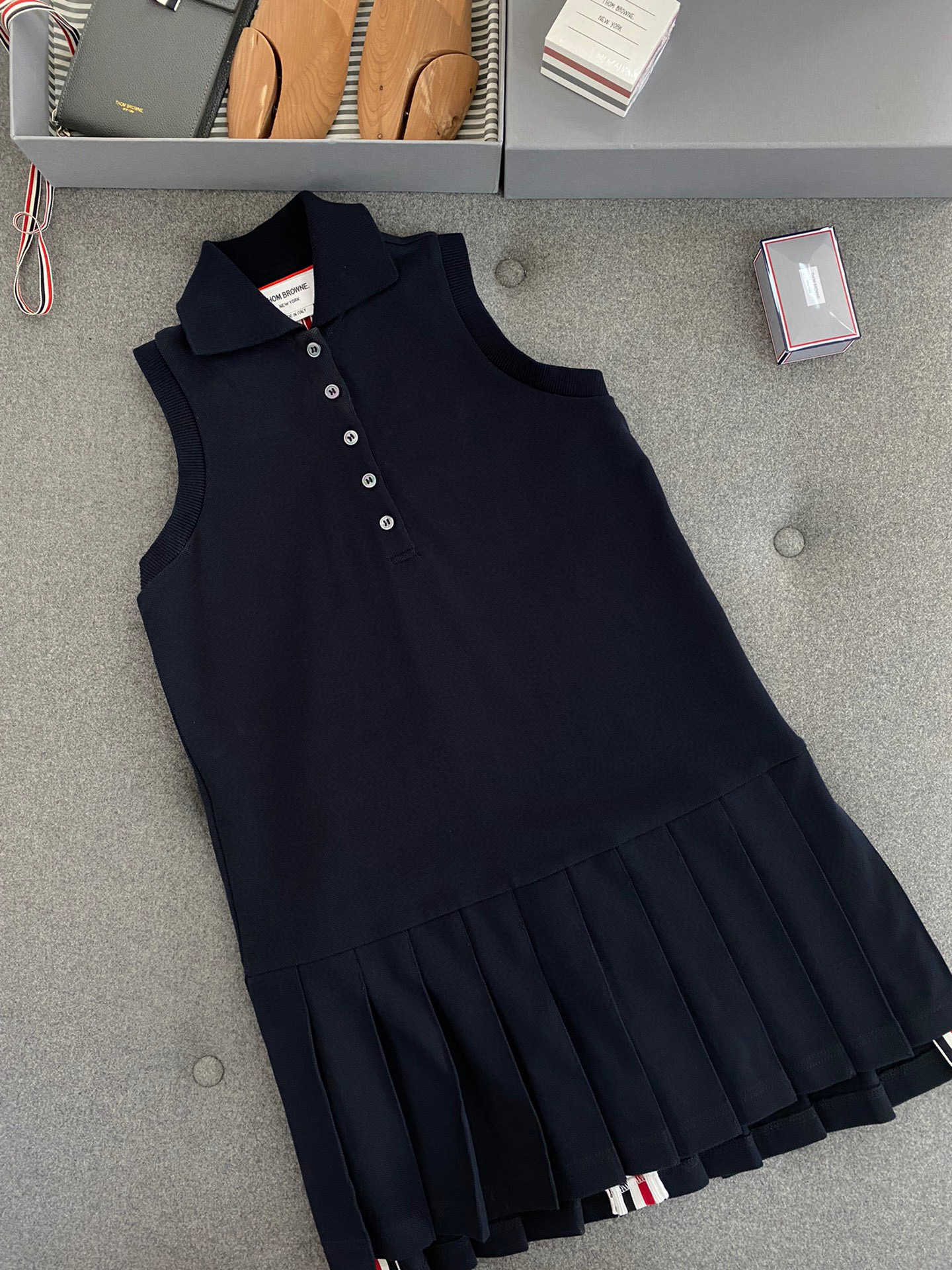 톰브라운 Thom Browne 치마