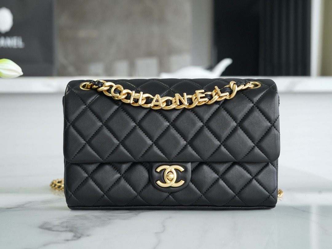 샤넬 CHANEL 체인 핸드백 26CM