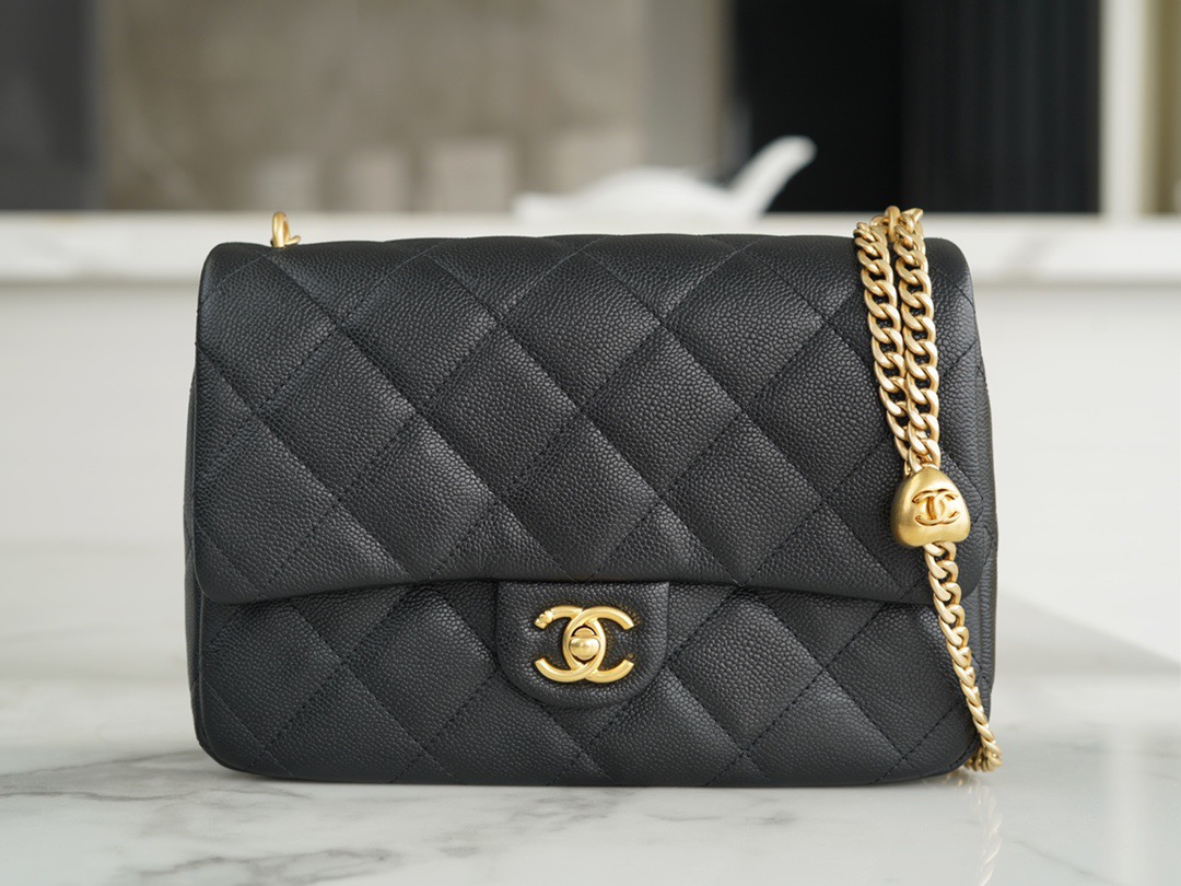 샤넬 CHANEL  플랩 백 24CM