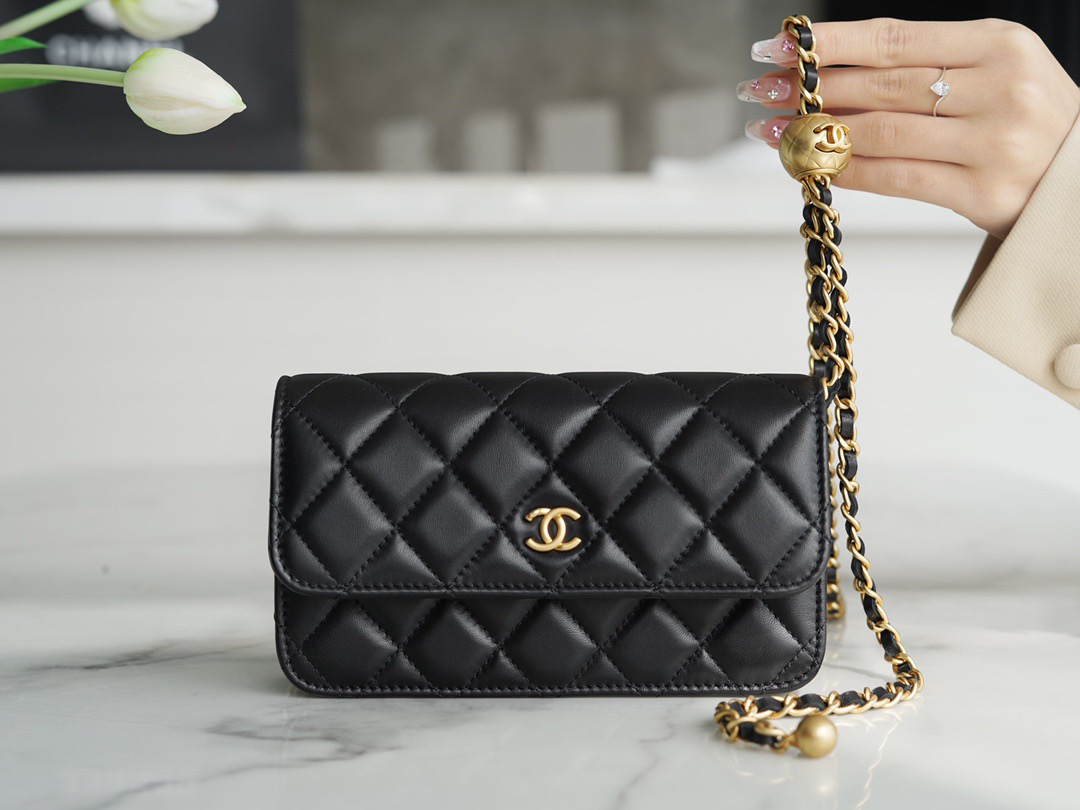 샤넬 CHANEL 체인 플랩 폰 홀더 17CM