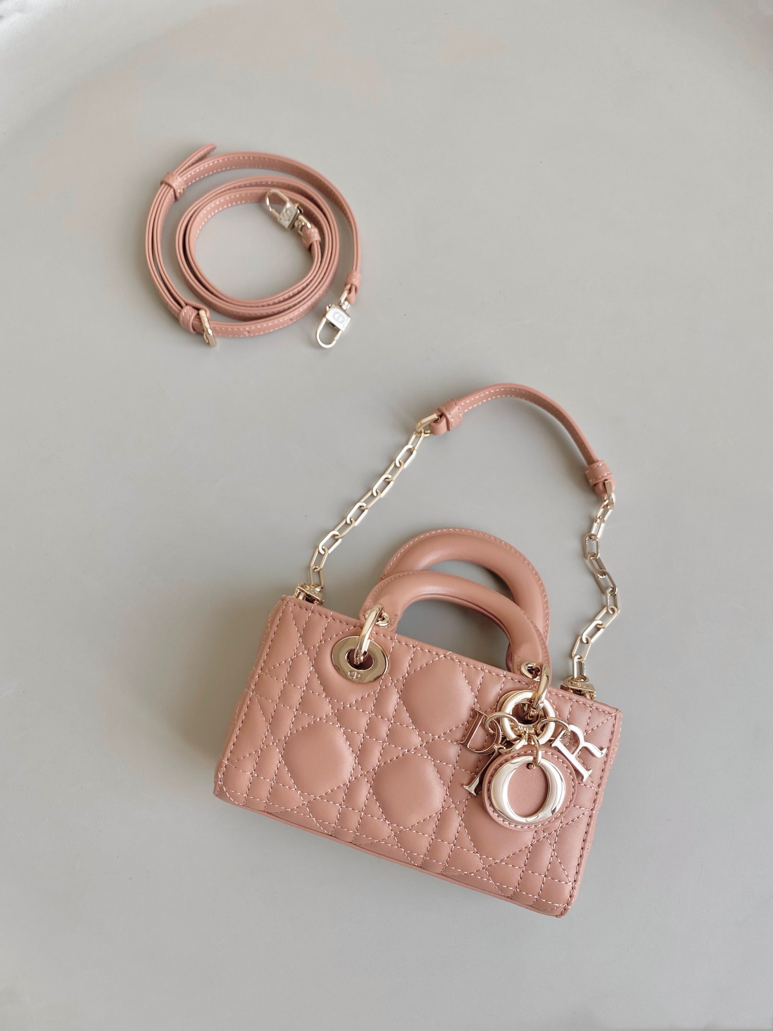 디올 Dior D-Joy bag 탑 핸들백 17.5CM