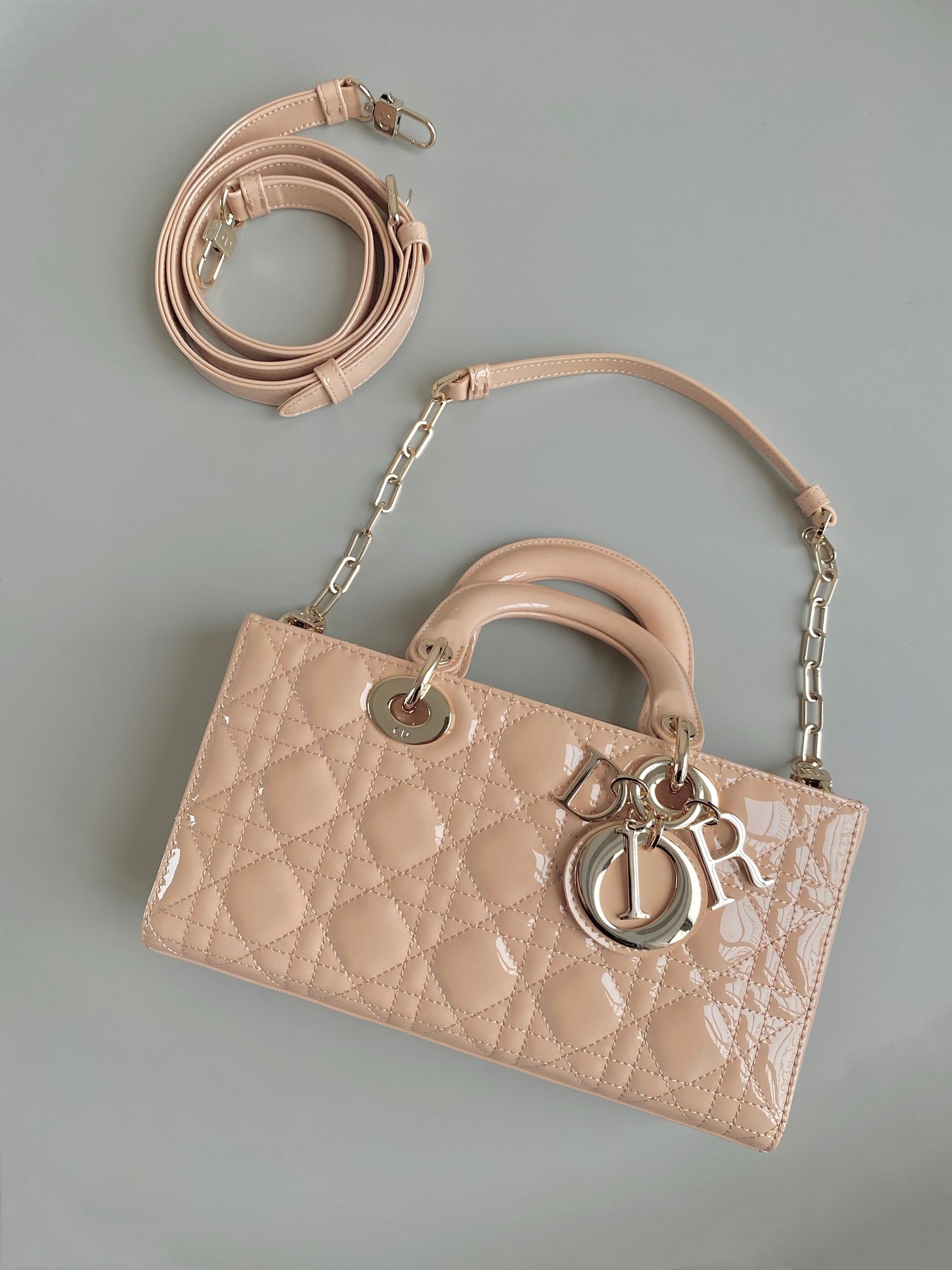 디올 Dior D-Joy bag 탑 핸들백 26CM