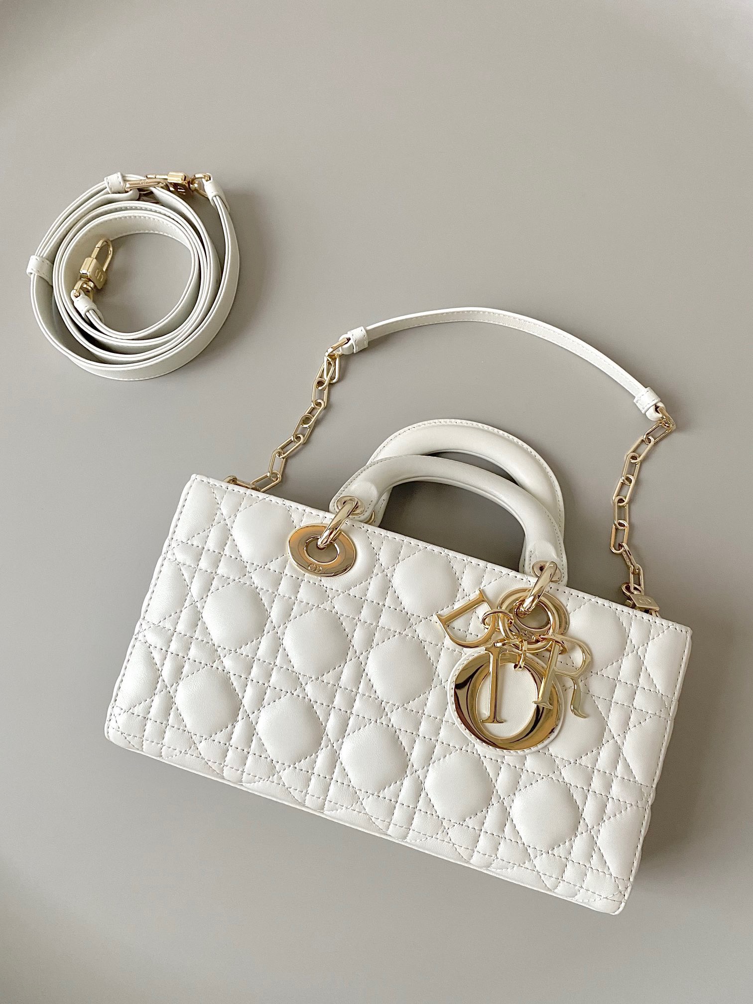 디올 Dior D-Joy bag 탑 핸들백 26CM