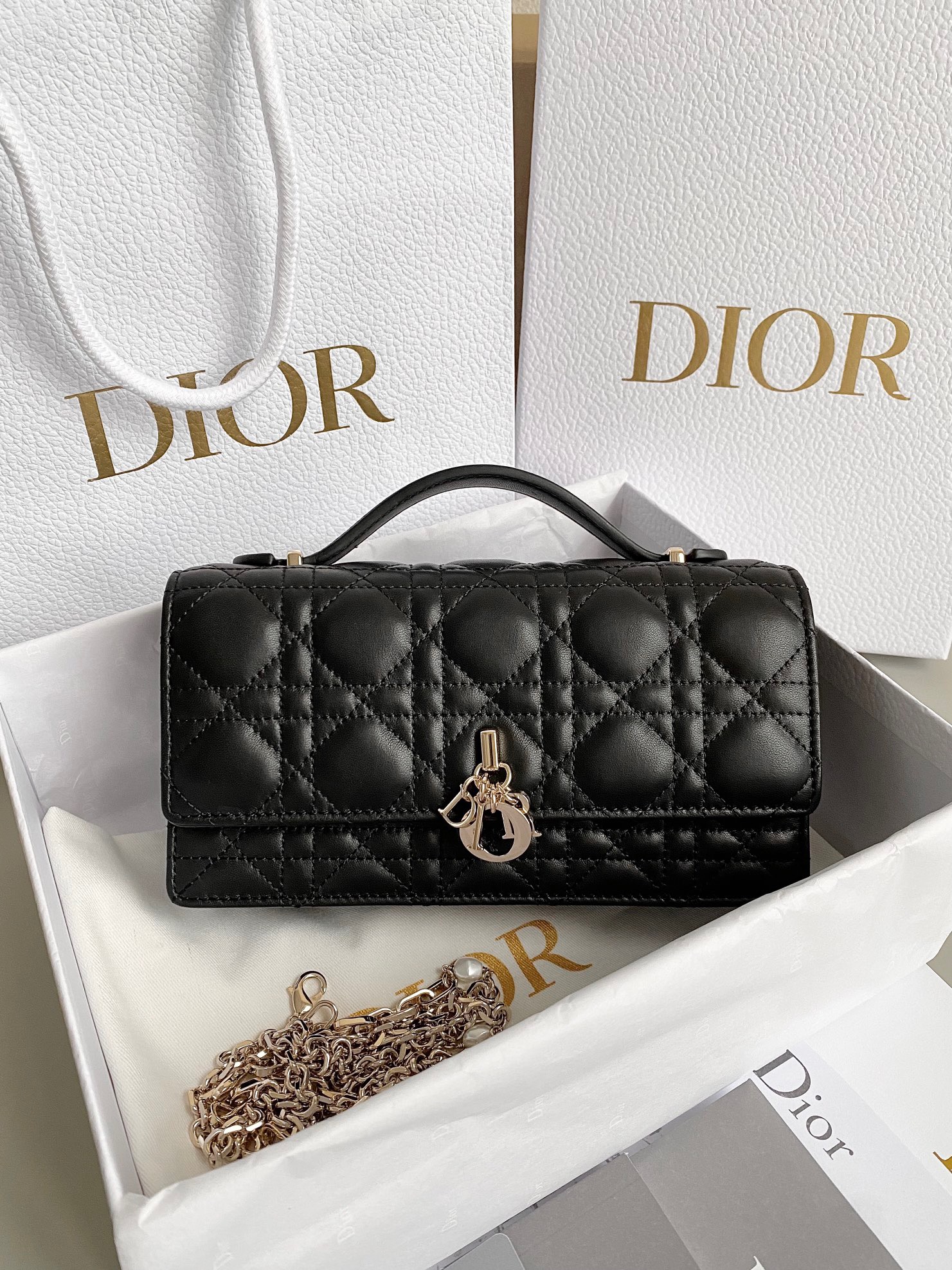 디올 Dior Miss Dior Mini Bag 블랙 램스킨 S0980ONMJ-M900