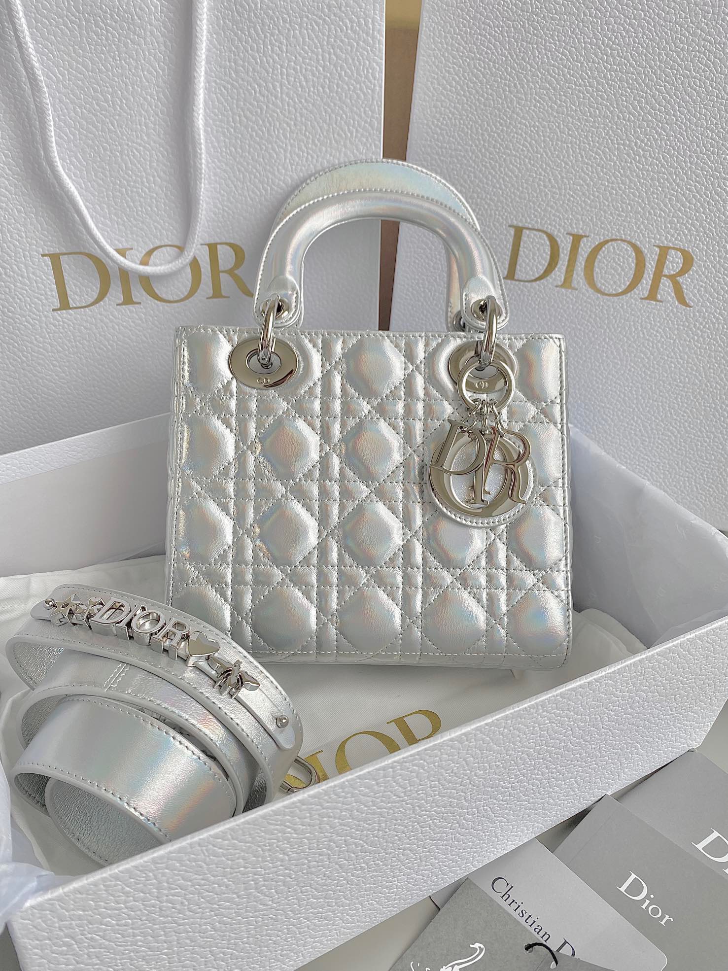 디올 Dior Lady 탑 핸들백 20CM