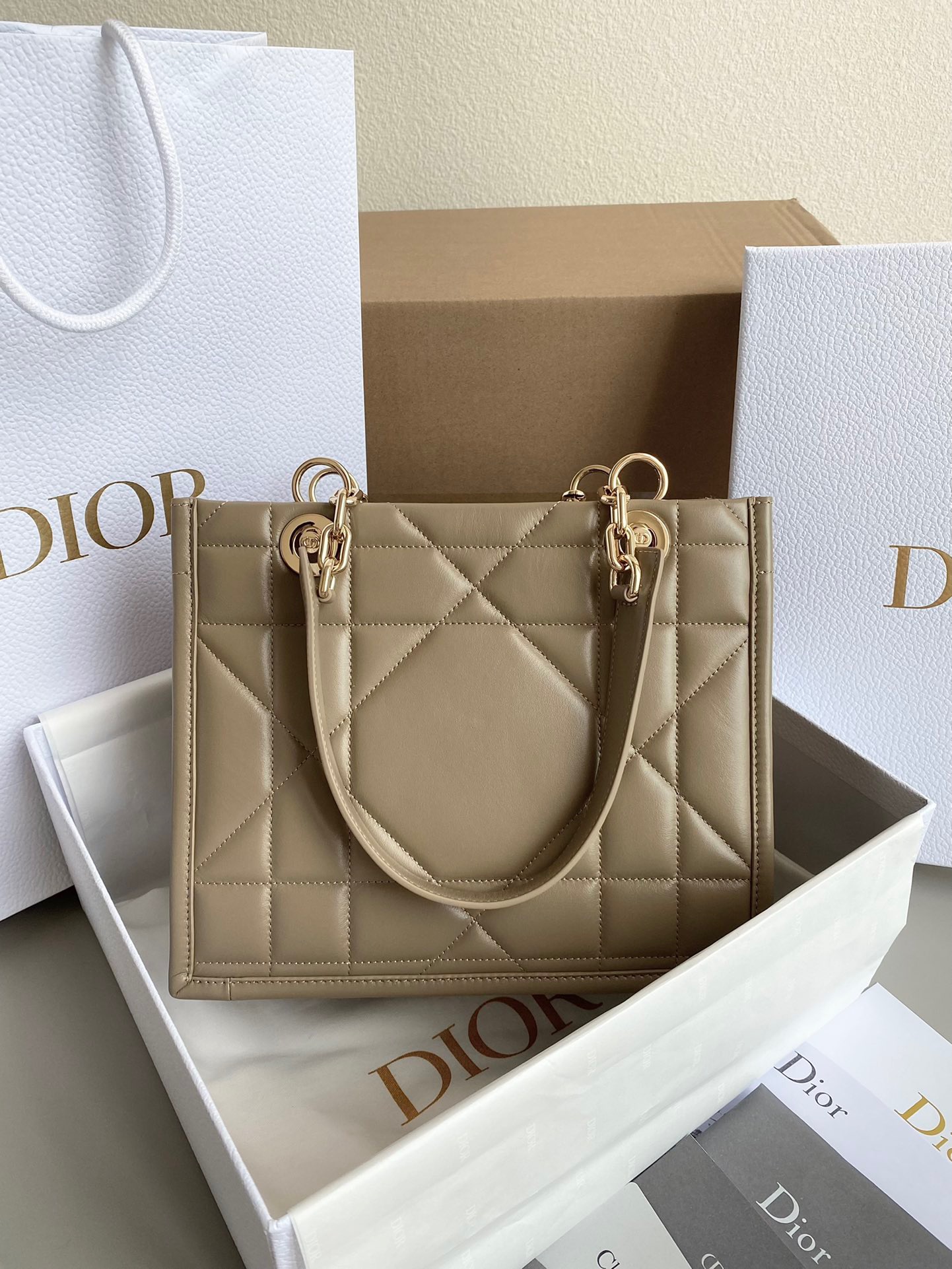 디올 Dior Essential 토트 백 26.5CM