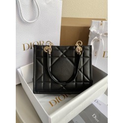 디올 Dior Essential 토트 백 26.5CM