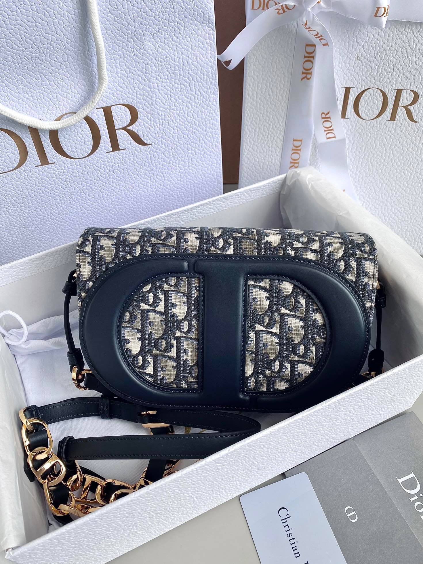 디올 Dior Signature Hobo 크로스 백 21CM