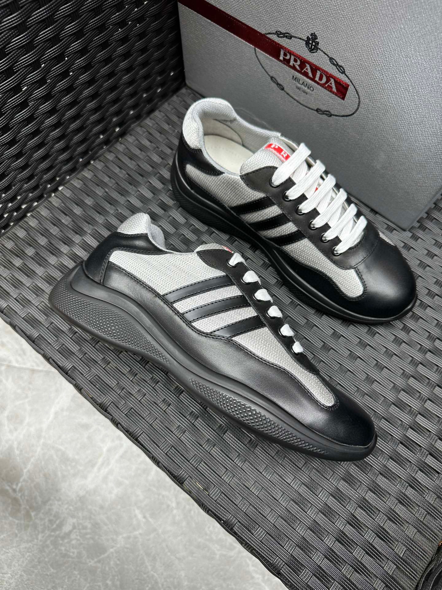 프라다 Prada 스니커즈