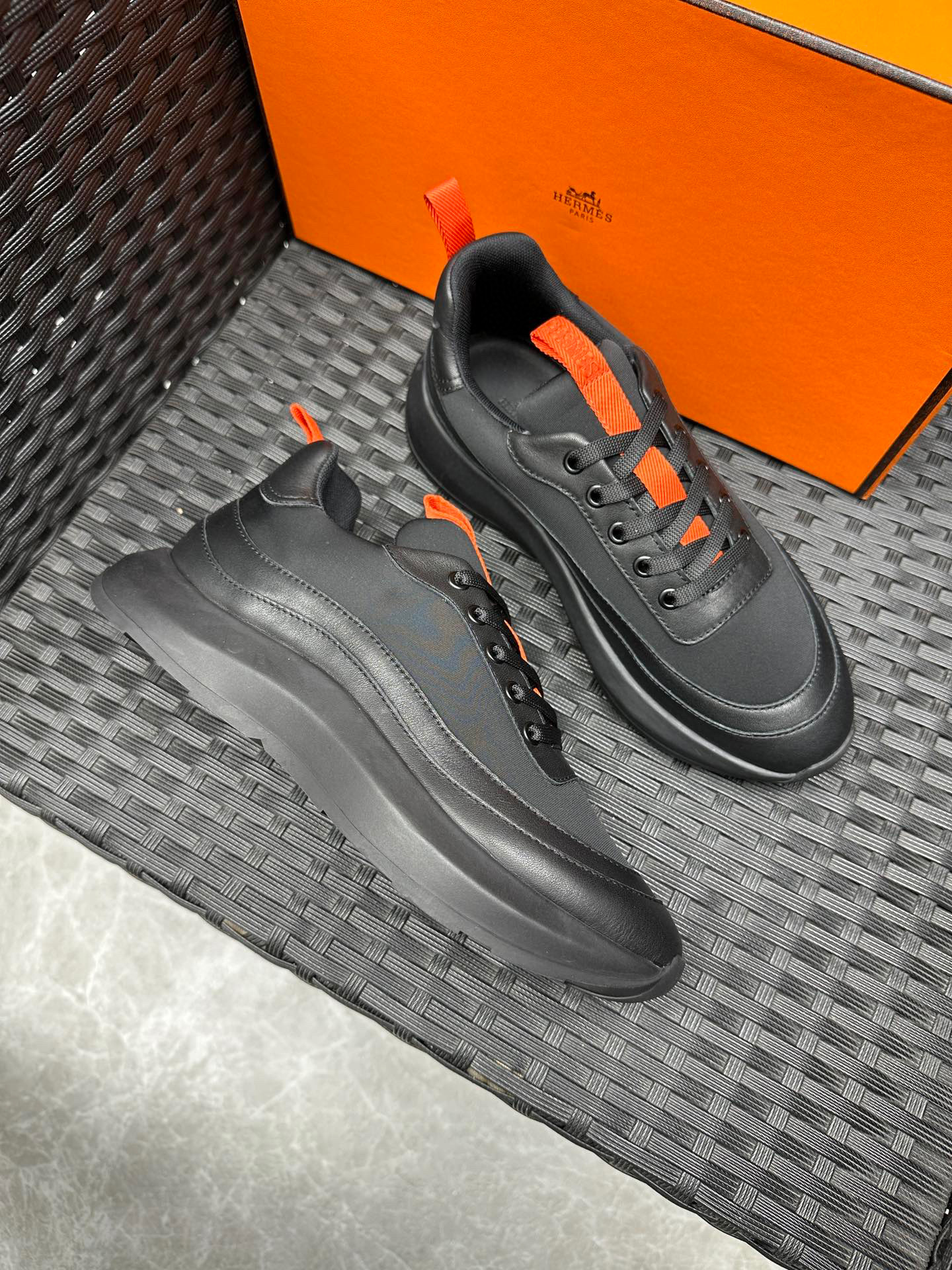 에르메스 Hermes 스니커즈