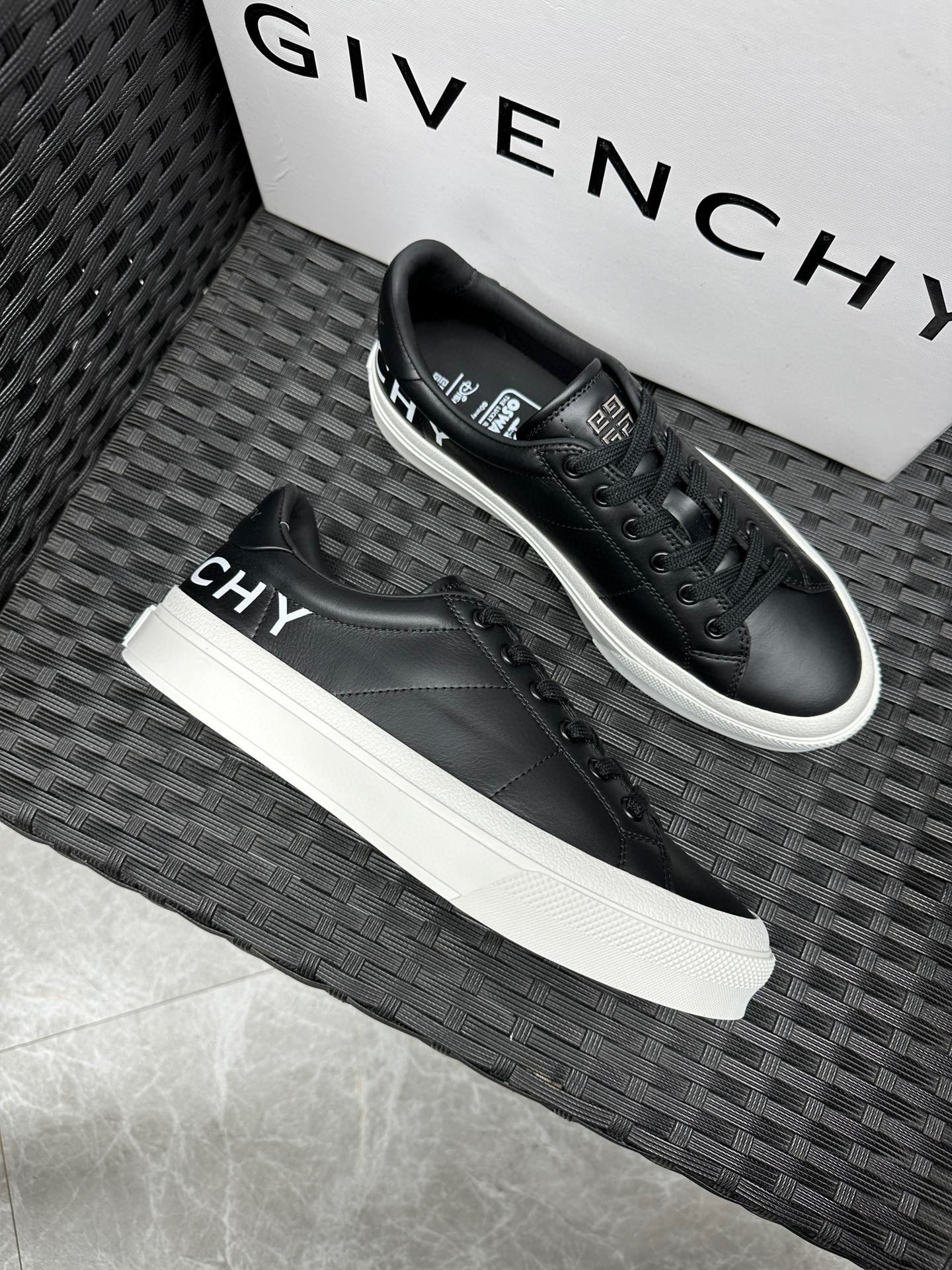 지방시 Givenchy 스니커즈