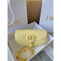 디올 Dior East-West Bobby 크로스 백 22CM
