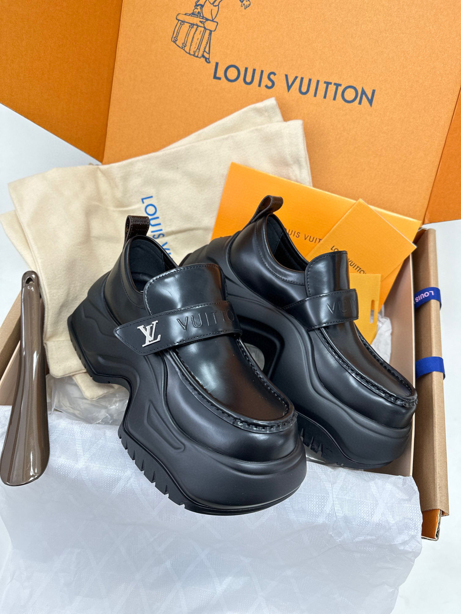 루이비통 Louis Vuitton 스니커즈