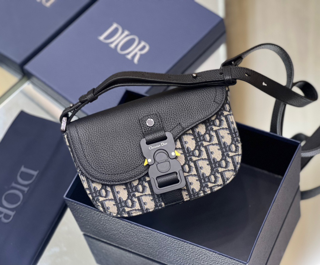 디올 Dior 크로스 백 19.5CM