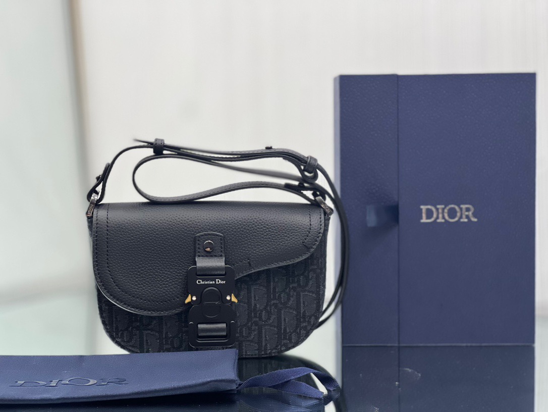 디올 Dior 크로스 백 19.5CM