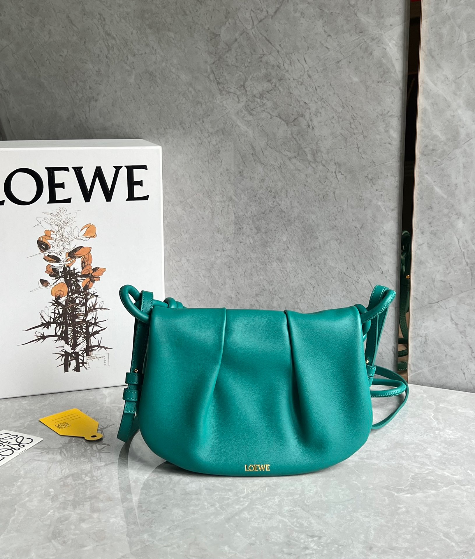 로에베 Loewe Paseo Satchel 크로스 백 25CM