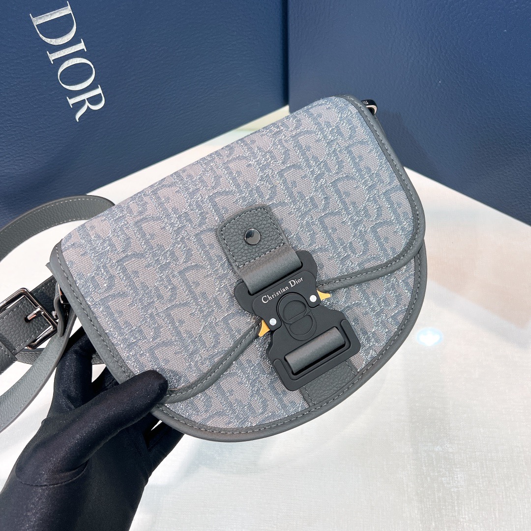 디올 Dior Gallop 크로스 백 20.5CM
