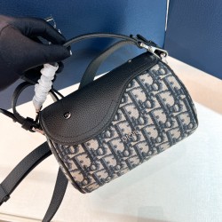디올 Dior Roller 크로스 백 17CM