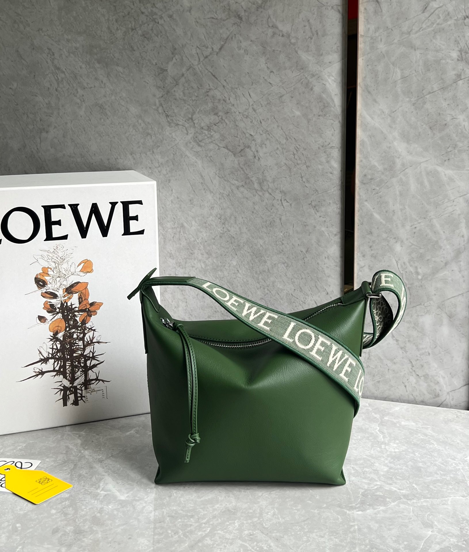 로에베 Loewe Cubi 숄더백 29.5CM
