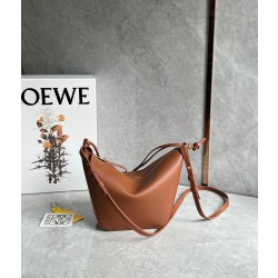 로에베 Loewe hammock 숄더백 28CM