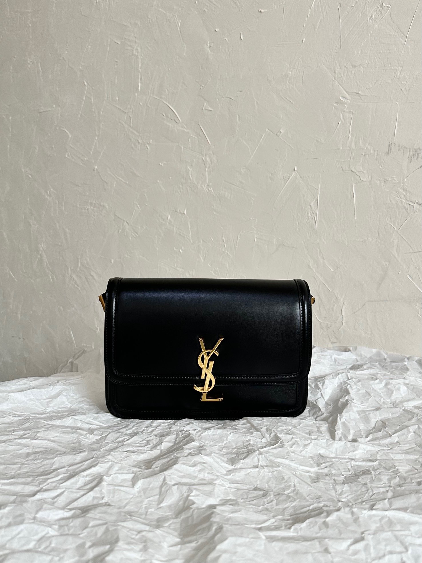 생로랑 Saint laurent/YSL 634305 솔페리노 박스 생로랑 레더 미디움 사첼 블랙 23CM