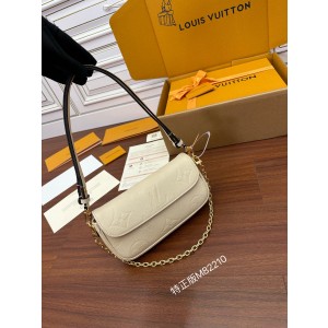 루이비통 Louis Vuitton 82210 숄더백 23.5CM
