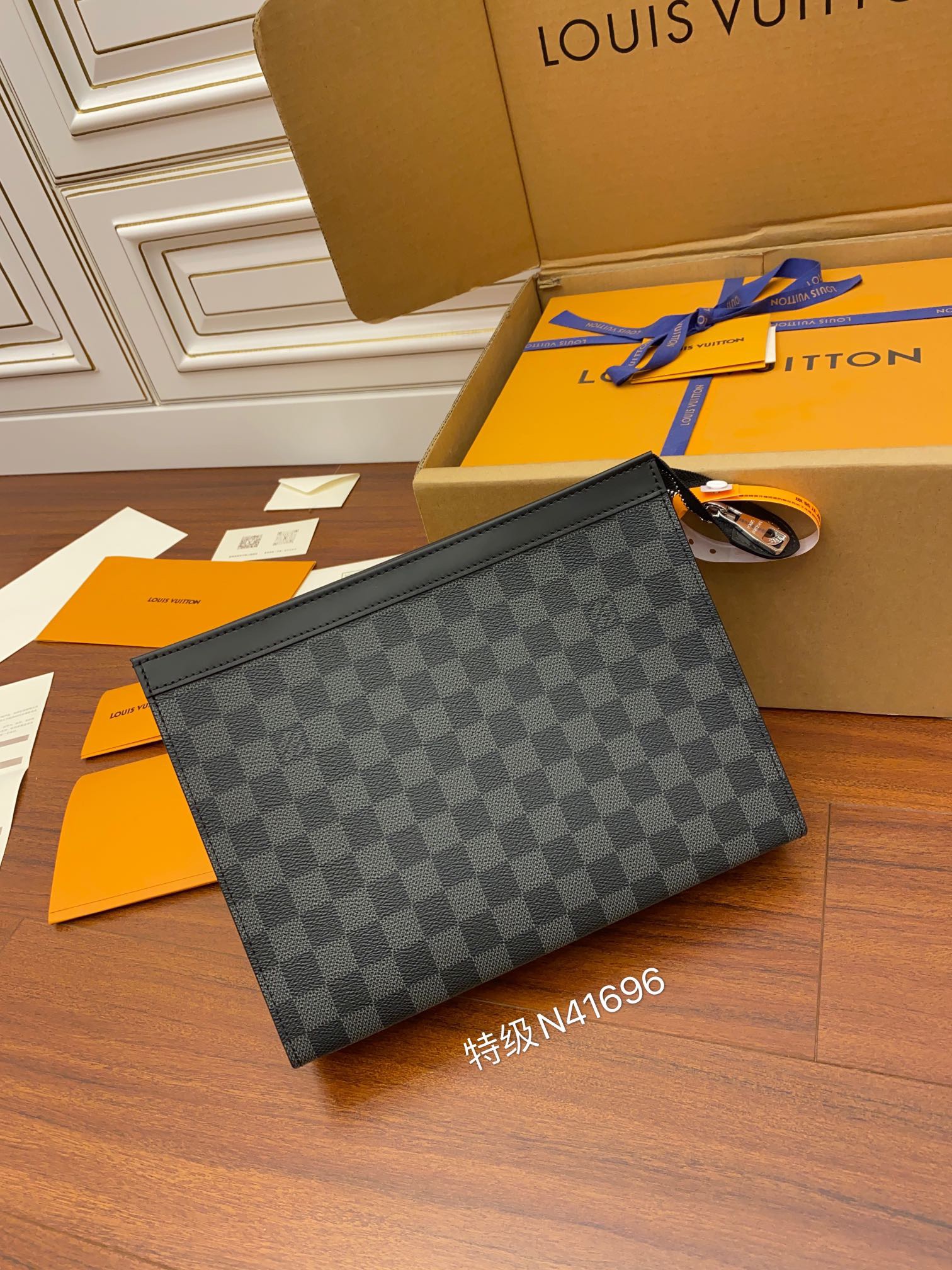 루이비통 Louis Vuitton 41696 클러치 27CM