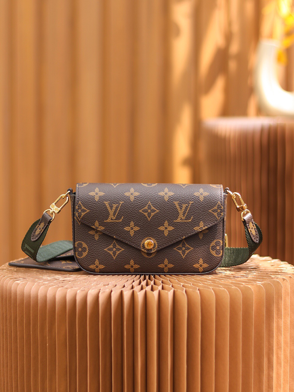 루이비통 Louis Vuitton 80091 크로스 백 17CM