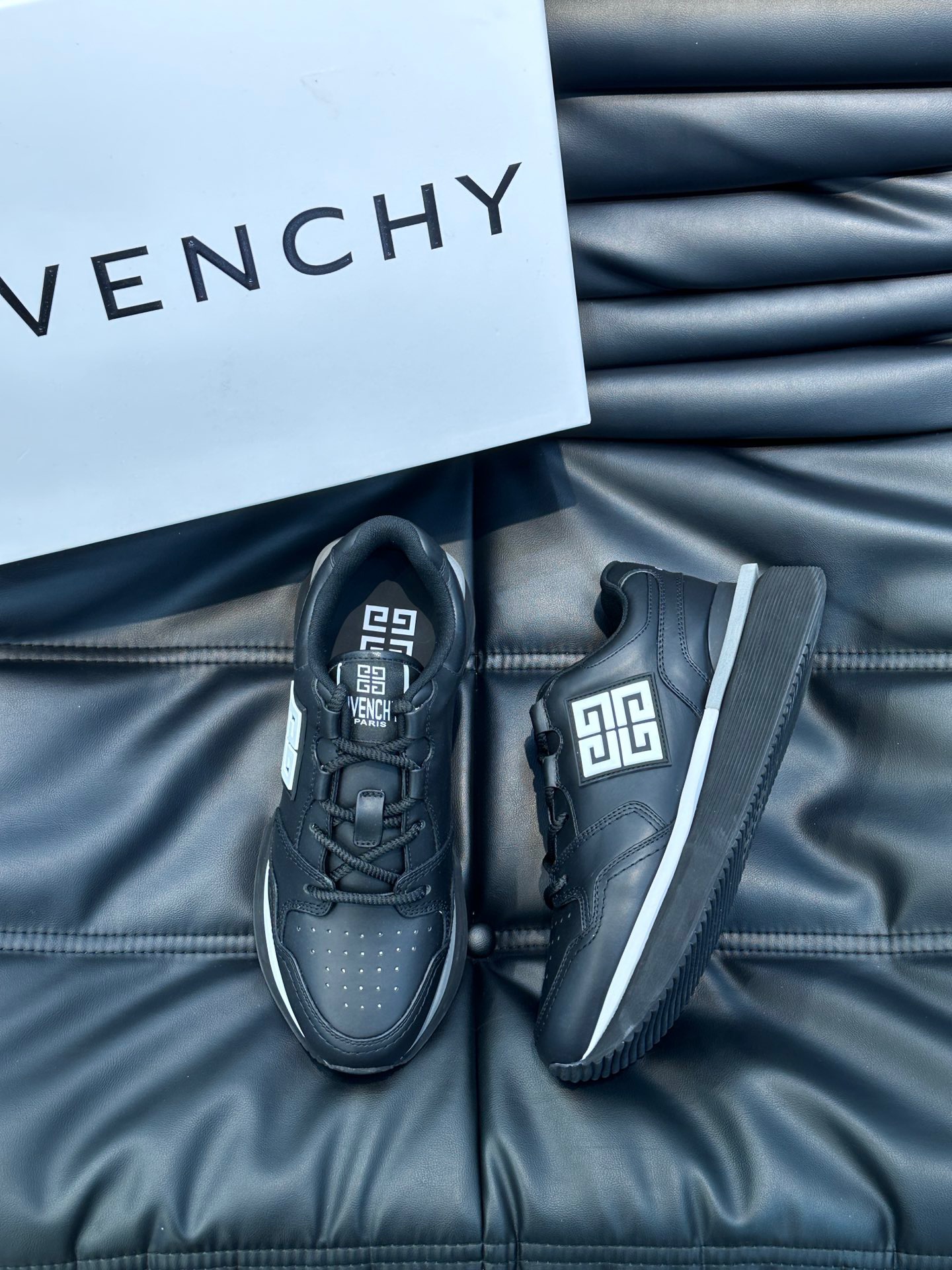 지방시 Givenchy 스니커즈