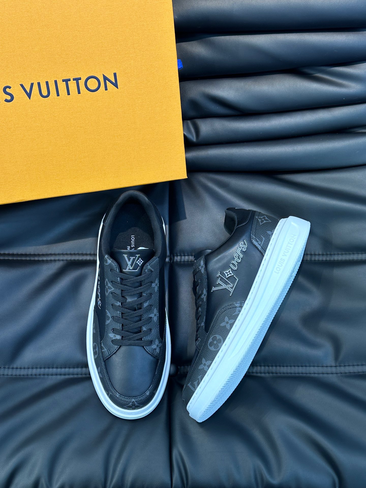 루이비통 Louis Vuitton 스니커즈