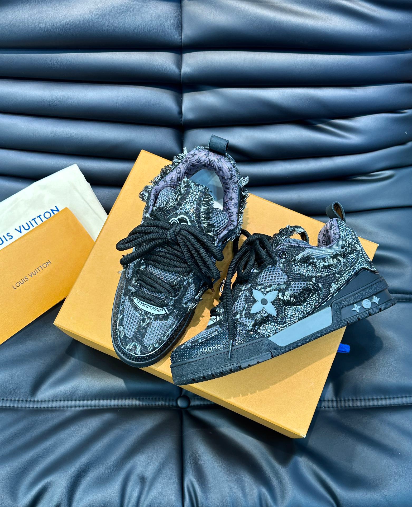 루이비통 Louis Vuitton 스니커즈