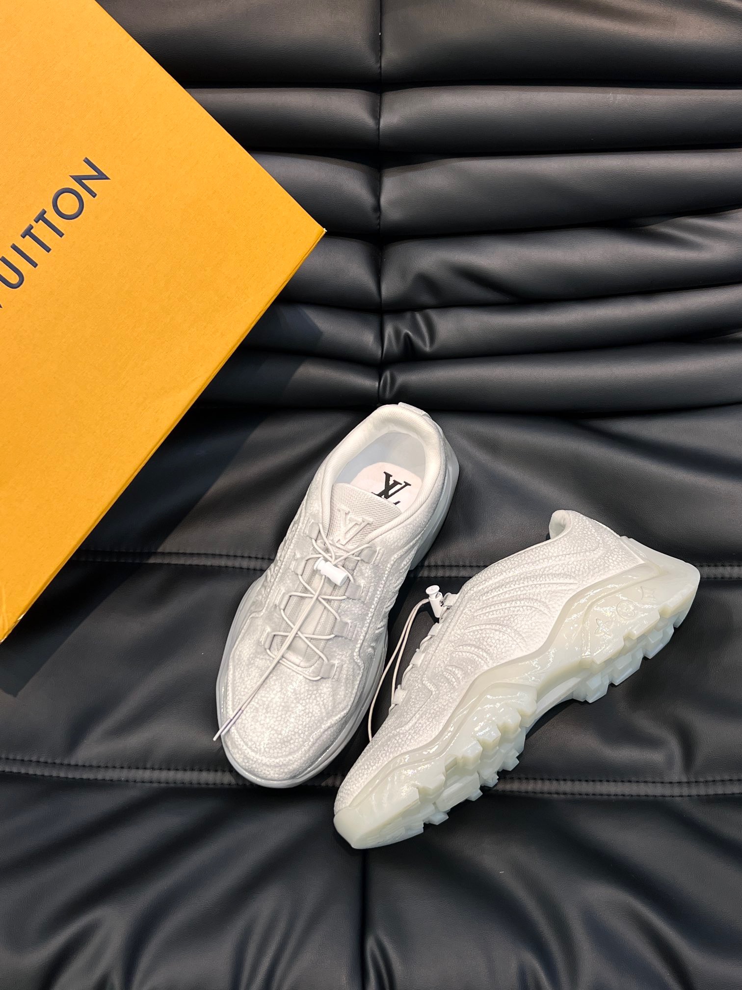 루이비통 Louis Vuitton 스니커즈