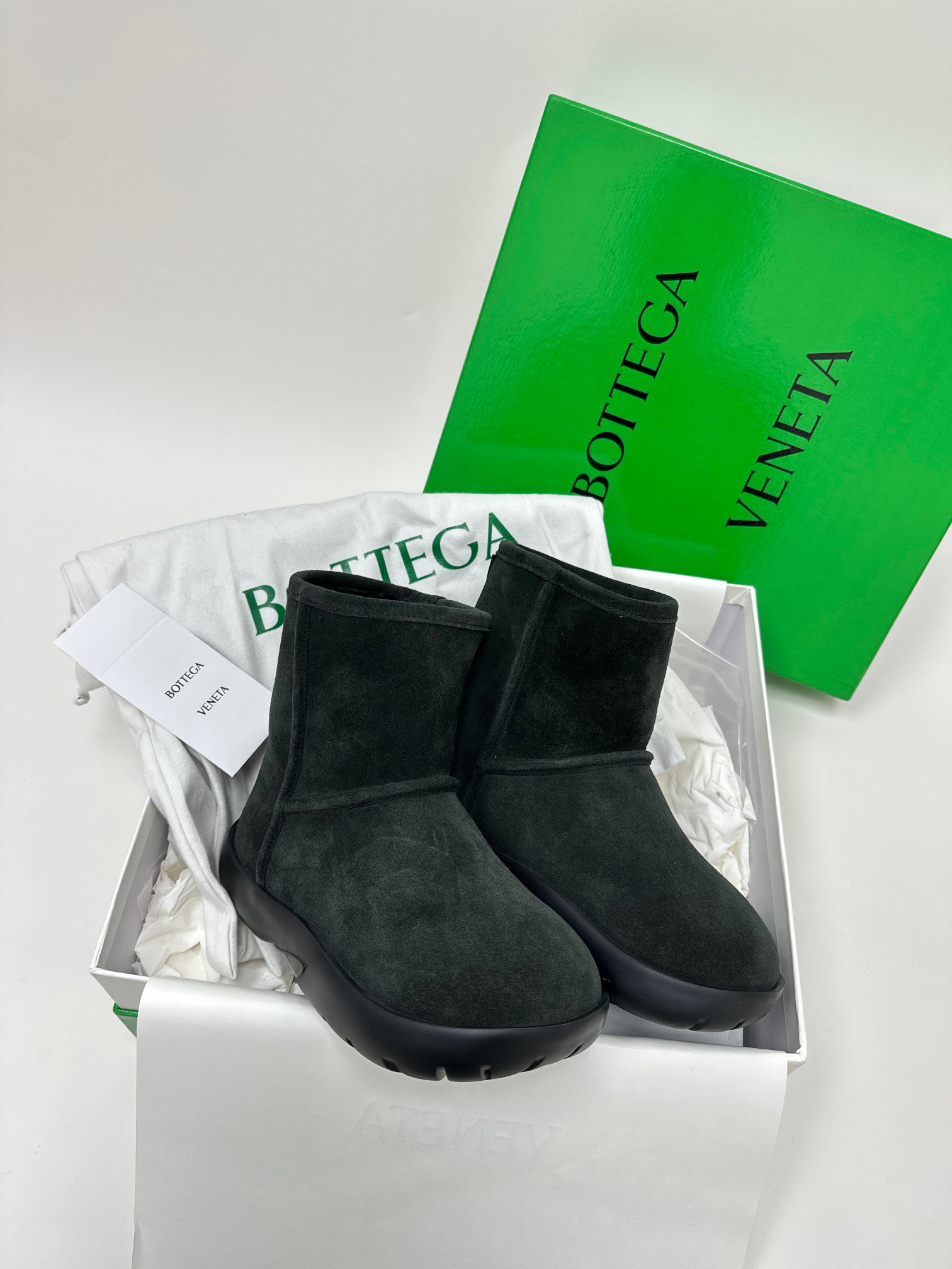 보테가베네타 Bottega Veneta 스냅 앵클 부츠 블랙