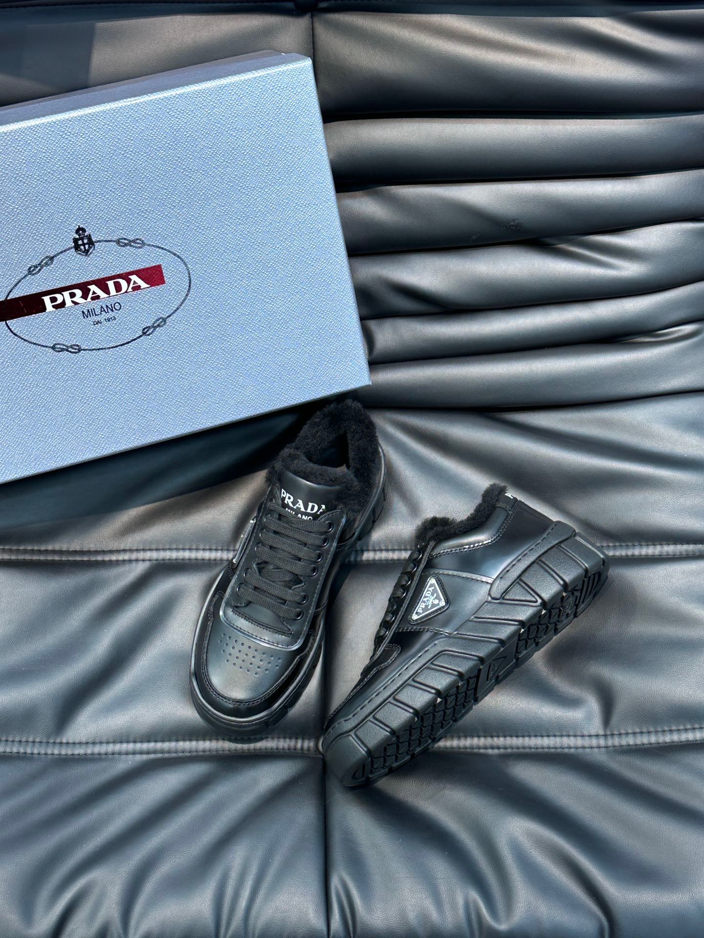 프라다 Prada 스니커즈