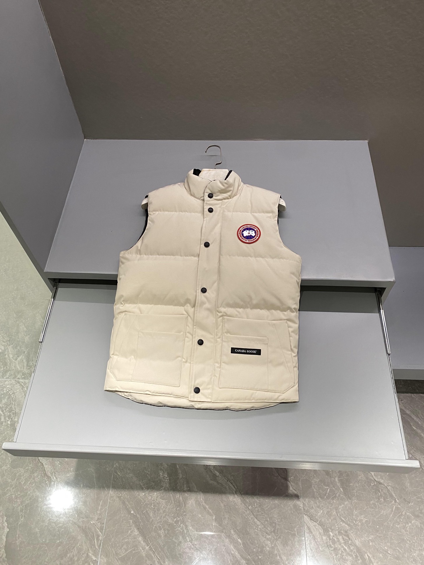 캐나다구스 Canada Goose 패딩 조끼